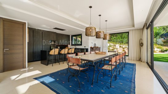 Villa zum Verkauf in Haza del Conde, Nueva Andalucia