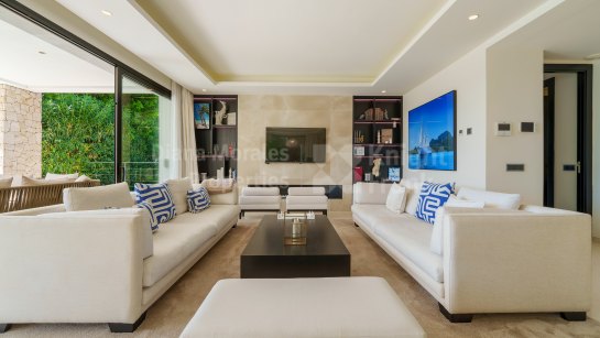 Villa zum Verkauf in Haza del Conde, Nueva Andalucia