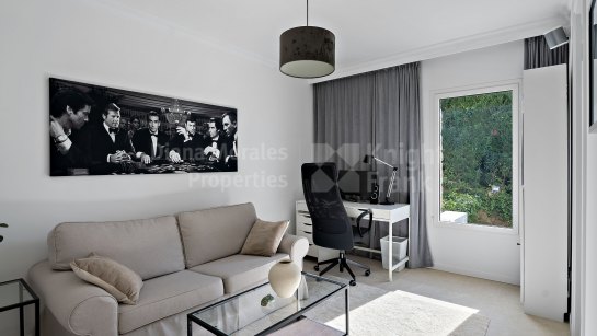 Apartment for sale in Alcores del Golf, Nueva Andalucia