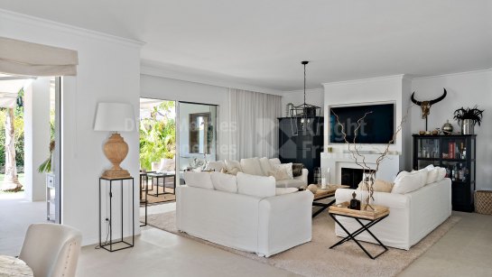 Apartment for sale in Alcores del Golf, Nueva Andalucia