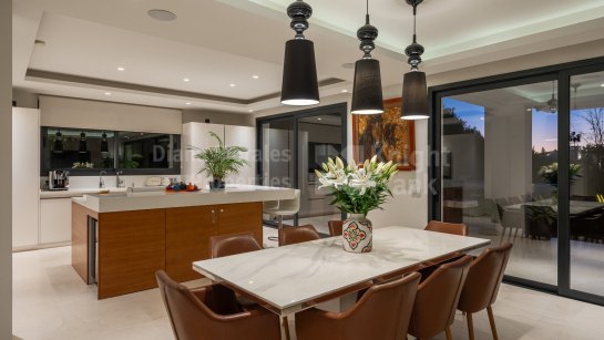 Вилла на продажу в Los Olivos, Новая Андалусия