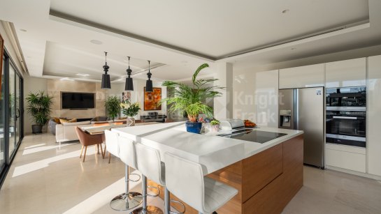 Вилла на продажу в Los Olivos, Новая Андалусия