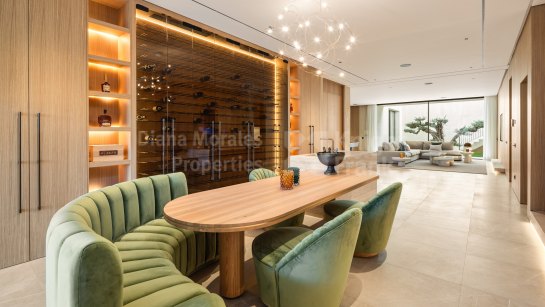 Villa for sale in El Madroñal, Benahavis