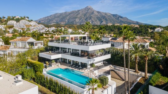 Villa zum Verkauf in Las Brisas, Nueva Andalucia