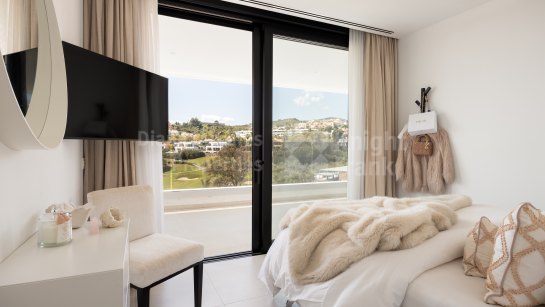 Villa for sale in Las Brisas, Nueva Andalucia
