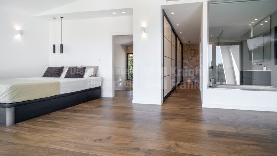 Villa en venta en Bel Air, Estepona Este