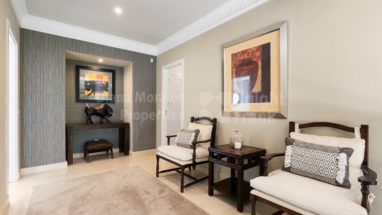 Villa for sale in Las Brisas, Nueva Andalucia