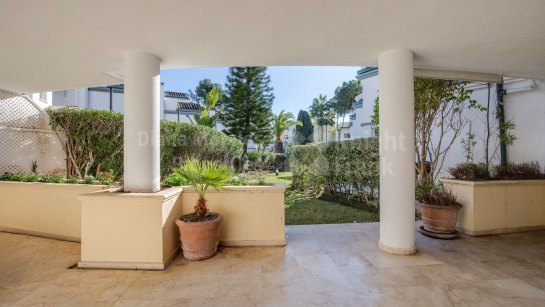 Apartamento en venta en Dominion Beach, Estepona Este