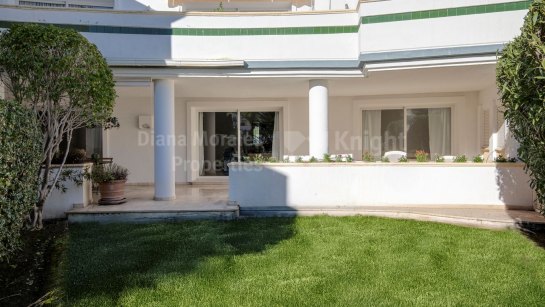 Apartamento en venta en Dominion Beach, Estepona Este