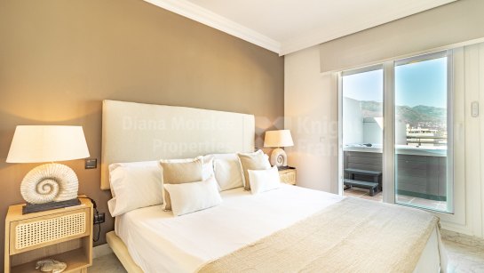 Penthouse for sale in Puerto Banus, Marbella