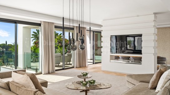Villa for sale in Los Flamingos, Benahavis