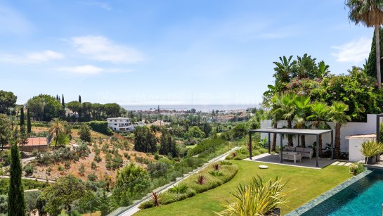 Villa for sale in Los Flamingos, Benahavis