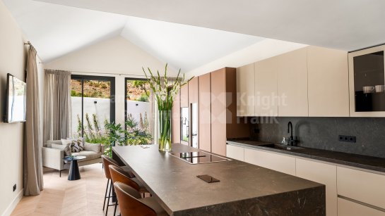 Villa for sale in Los Flamingos, Benahavis