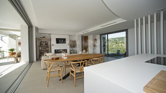 Apartment for sale in Real de La Quinta, Benahavis