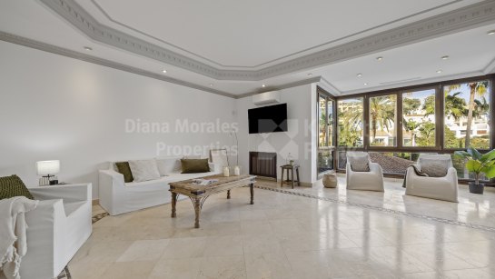 Villa zum Verkauf in Los Arqueros, Benahavis