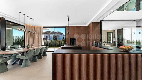 Villa zum Verkauf in El Madroñal, Benahavis