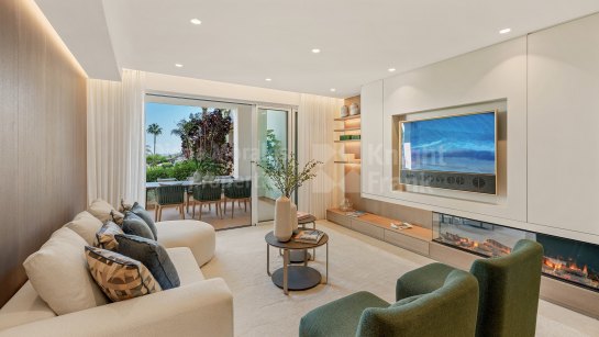 Ground Floor Apartment for sale in Bahía del Velerín, Estepona East