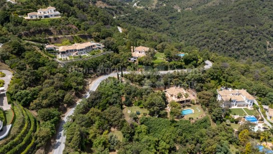 Plot for sale in La Zagaleta, Benahavis