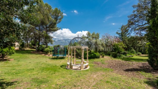 Plot for sale in La Zagaleta, Benahavis