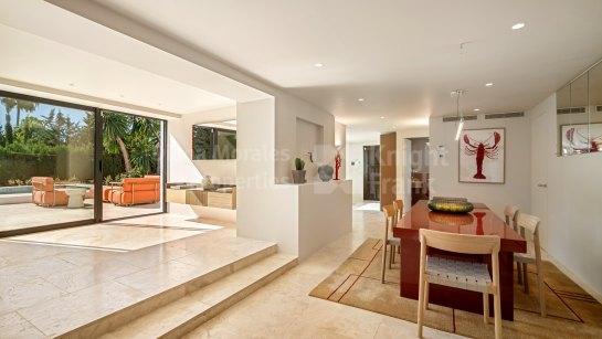 Villa for sale in Las Brisas, Nueva Andalucia