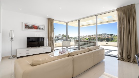 Atico Duplex en venta en Cataleya, Estepona Este