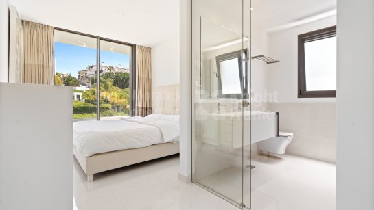 Atico Duplex en venta en Cataleya, Estepona Este