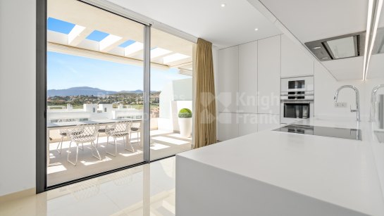 Atico Duplex en venta en Cataleya, Estepona Este