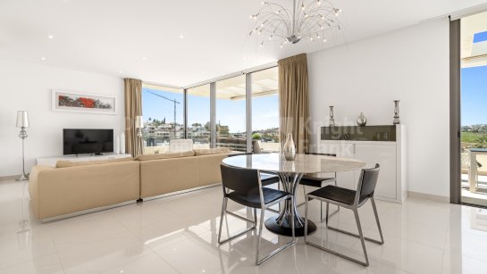 Atico Duplex en venta en Cataleya, Estepona Este