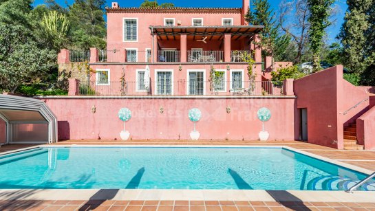 Villa for sale in El Madroñal, Benahavis
