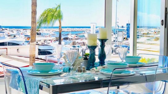 Apartamento en venta en Puerto Banus, Marbella