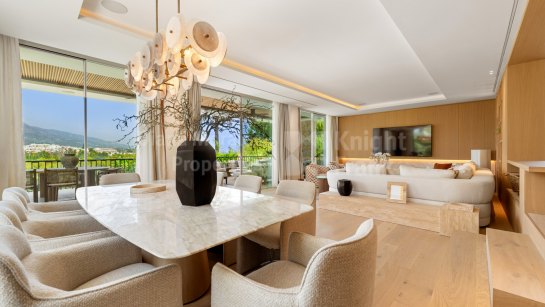 Villa for sale in Las Brisas, Nueva Andalucia