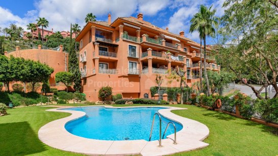 Ground Floor Apartment for sale in Monte Halcones, Benahavis