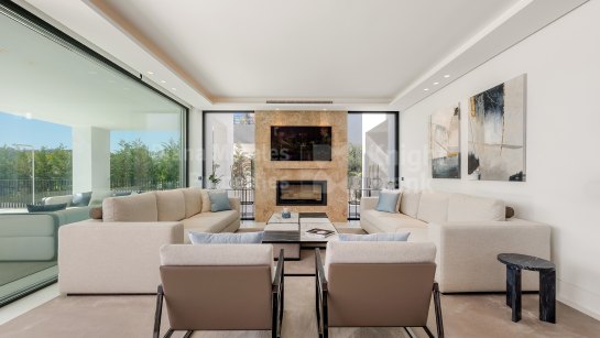 Вилла на продажу в Los Naranjos, Новая Андалусия