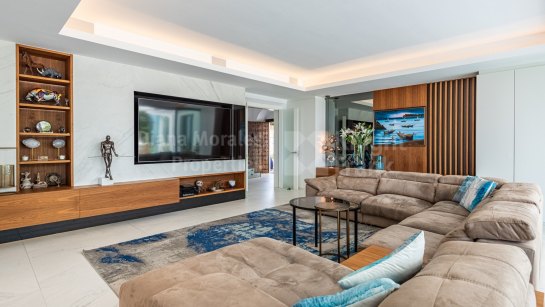 Villa en venta en El Capricho, Marbella Milla de Oro
