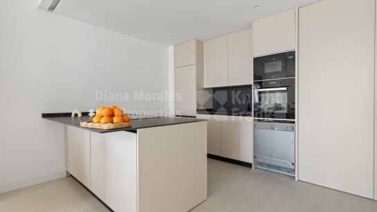 Town House for sale in El Paraiso, Estepona East