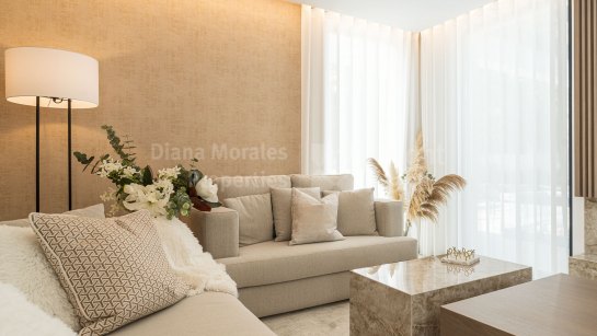 Villa for sale in Lagomar, Nueva Andalucia
