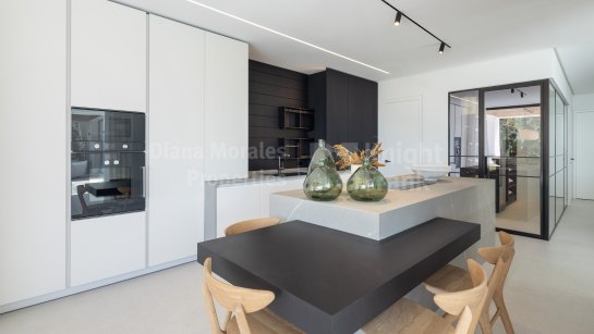 Villa for sale in Lomas de La Quinta, Benahavis