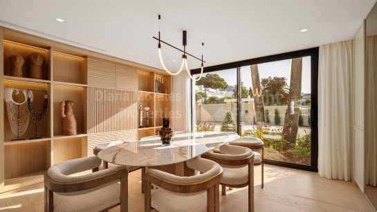 Villa for sale in Aloha, Nueva Andalucia