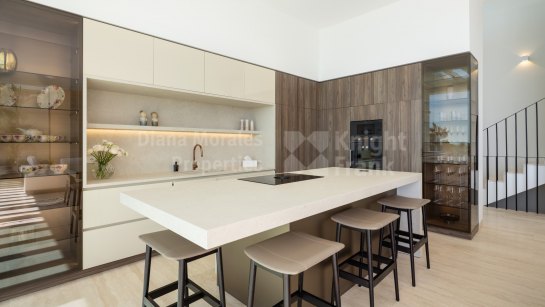 Villa for sale in Los Flamingos, Benahavis