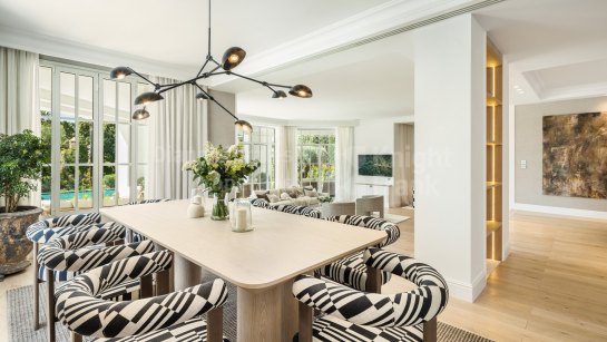 Villa for sale in Las Brisas, Nueva Andalucia