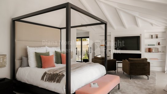 Villa for sale in Los Naranjos Golf, Nueva Andalucia