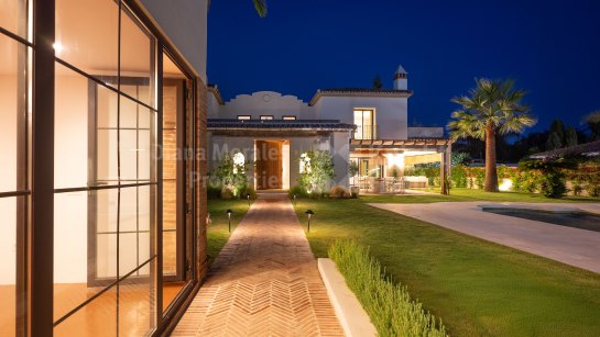 Villa for sale in Casasola, Estepona East