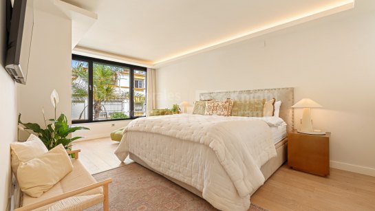 Town House for sale in Marbellamar, Marbella Golden Mile