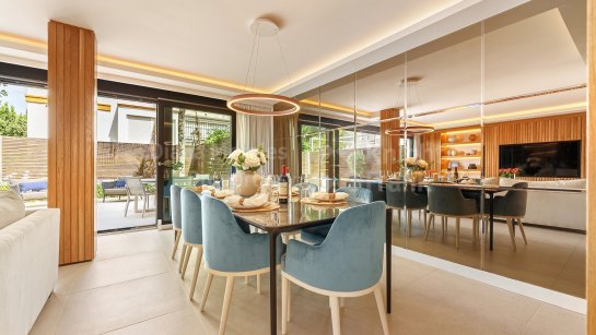 Town House for sale in Marbellamar, Marbella Golden Mile