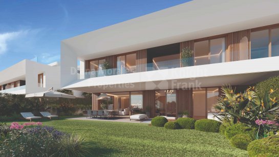 Semi Detached House for sale in Atalaya, Estepona East