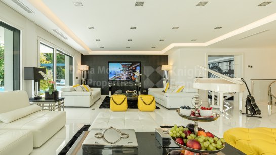 Villa for sale in Nueva Andalucia, Marbella