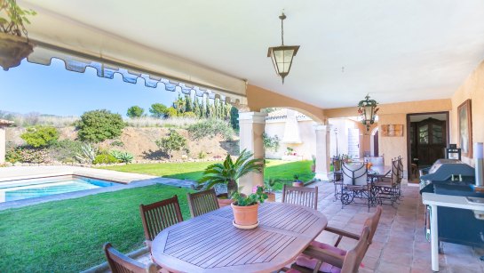 Villa for sale in El Rosario, Marbella East