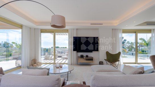 Triplex for sale in Marbella Golden Mile, Marbella