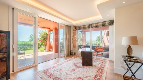 Erdgeschosswohnung zur Miete in Menara Beach, Estepona Ost