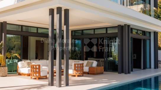 Villa for sale in Lomas del Rey, Marbella Golden Mile